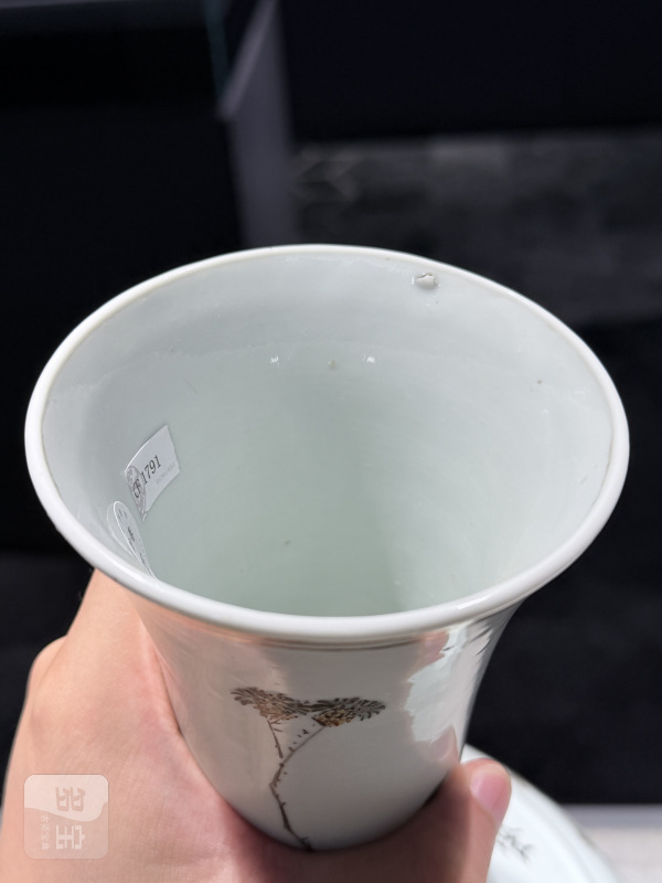 清晚期 浅绛彩大吉图赏瓶 - 图10